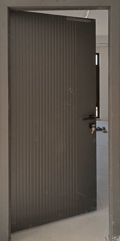 درب روکش pvc مدل خطی عمود طوسی